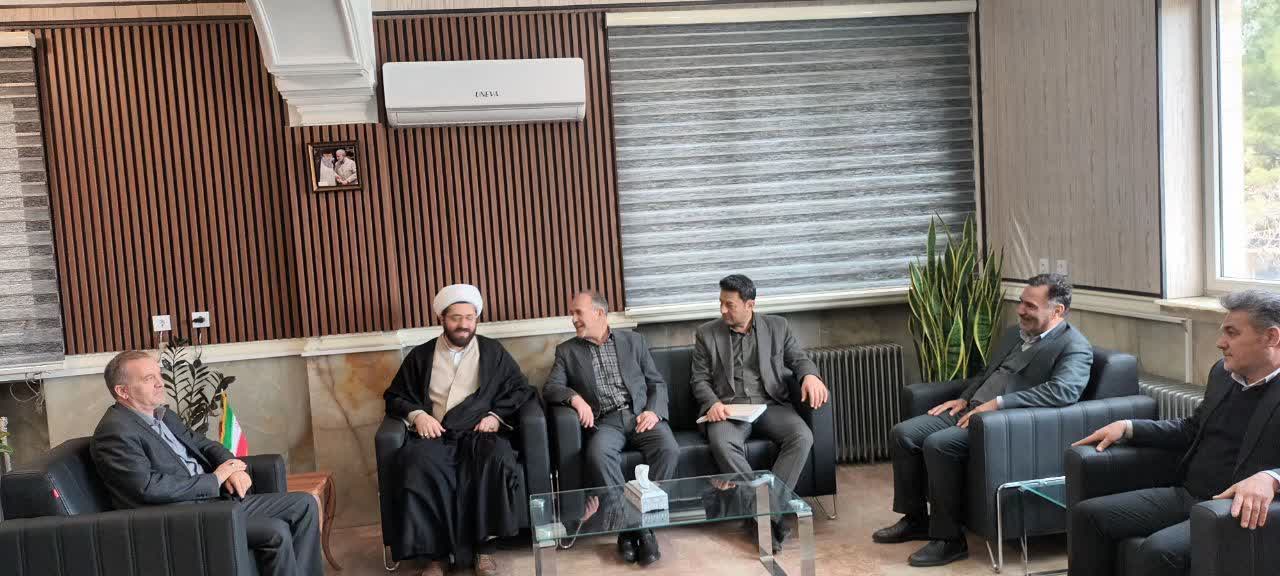 دیدار مسئولان محمدیار با فرماندار نقده؛ قدردانی از تمهیدات فرماندار شهرستان برای حضور میدانی مسئولان استان در شهر محمدیار