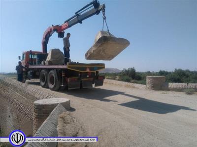 مسیر تردد خودروهای سنگین از روی پل ممیند این شهرستان مسدود شد