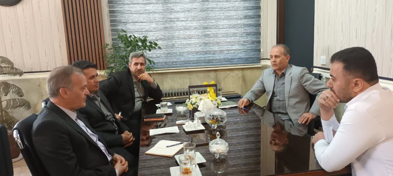 ملاقات مردمی و دیدار چهره به چهره امیرعباس جعفری فرماندار شهرستان نقده با مردم شریف شهرستان در راستای رسیدگی به مشکلات مردمی + تصاویر