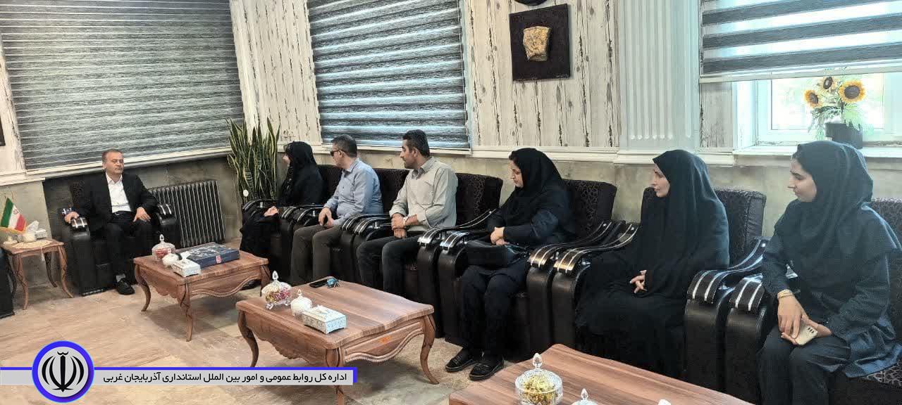 دیدار فاطمه مرادی رئیس اداره بهزیستی با جعفری سرپرست فرمانداری شهرستان نقده