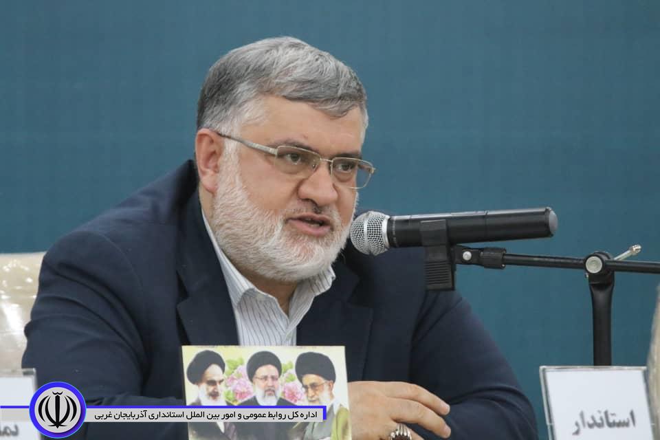 حضور مدیران در بین مردم موجب بازسازی اعتماد عمومی شده است / نباید اجازه داد مشکلات، سرمایه گذاران را از سرمایه گذاری در استان منصرف کند / از طرح های اشتغال زایی در مناطق روستایی حمایت می کنیم