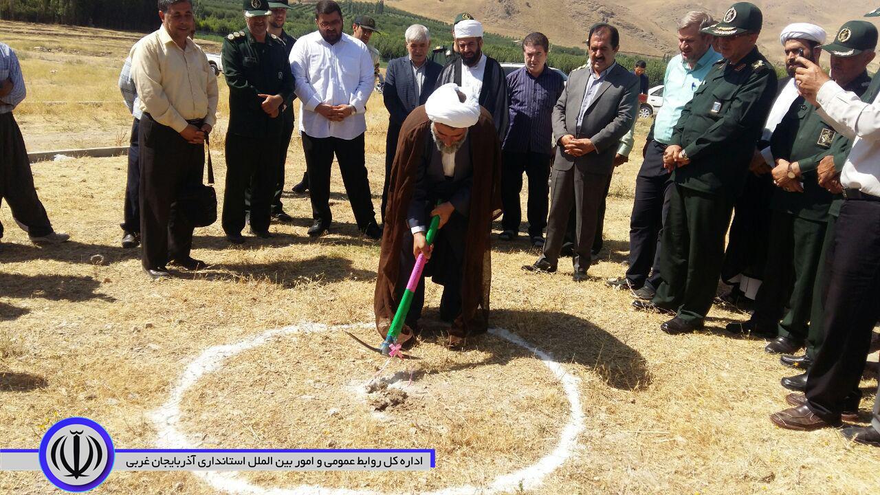 کلنگ زنی 36 واحد مسکونی برای خانوارهای تحت پوشش بهزیستی
