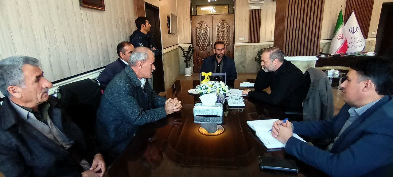 برگزاری ملاقات مردمی و دیدار چهره به چهره فرماندار نقده + تصاویر