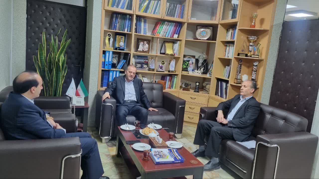 پیگیری ویژه فرماندار نقده برای رفع موانع تولید و توسعه سرمایه‌گذاری در شهرستان