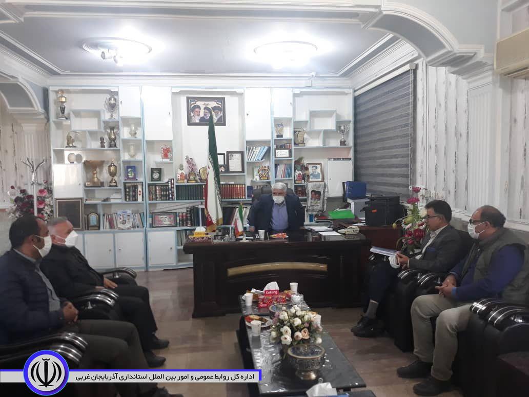 در سال جاری تاکنون حدود ۳۰۰۰ تن سیب صنعتی توسط تعاون روستایی شهرستان خریداری شده است/ خرید همچنان ادامه دارد