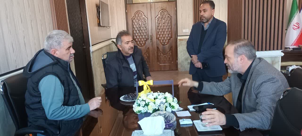 برگزاری ملاقات مردمی و دیدار چهره به چهره فرماندار نقده + تصاویر