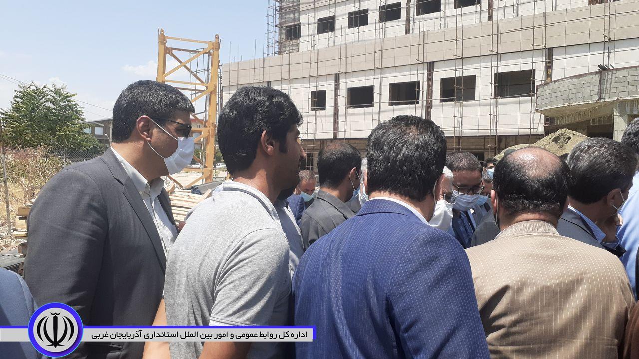 بازدید نایب رییس مجلس شورای اسلامی و استاندار آذربایجان غربی از روند اجرایی طرح توسعه بیمارستان امام(ره)