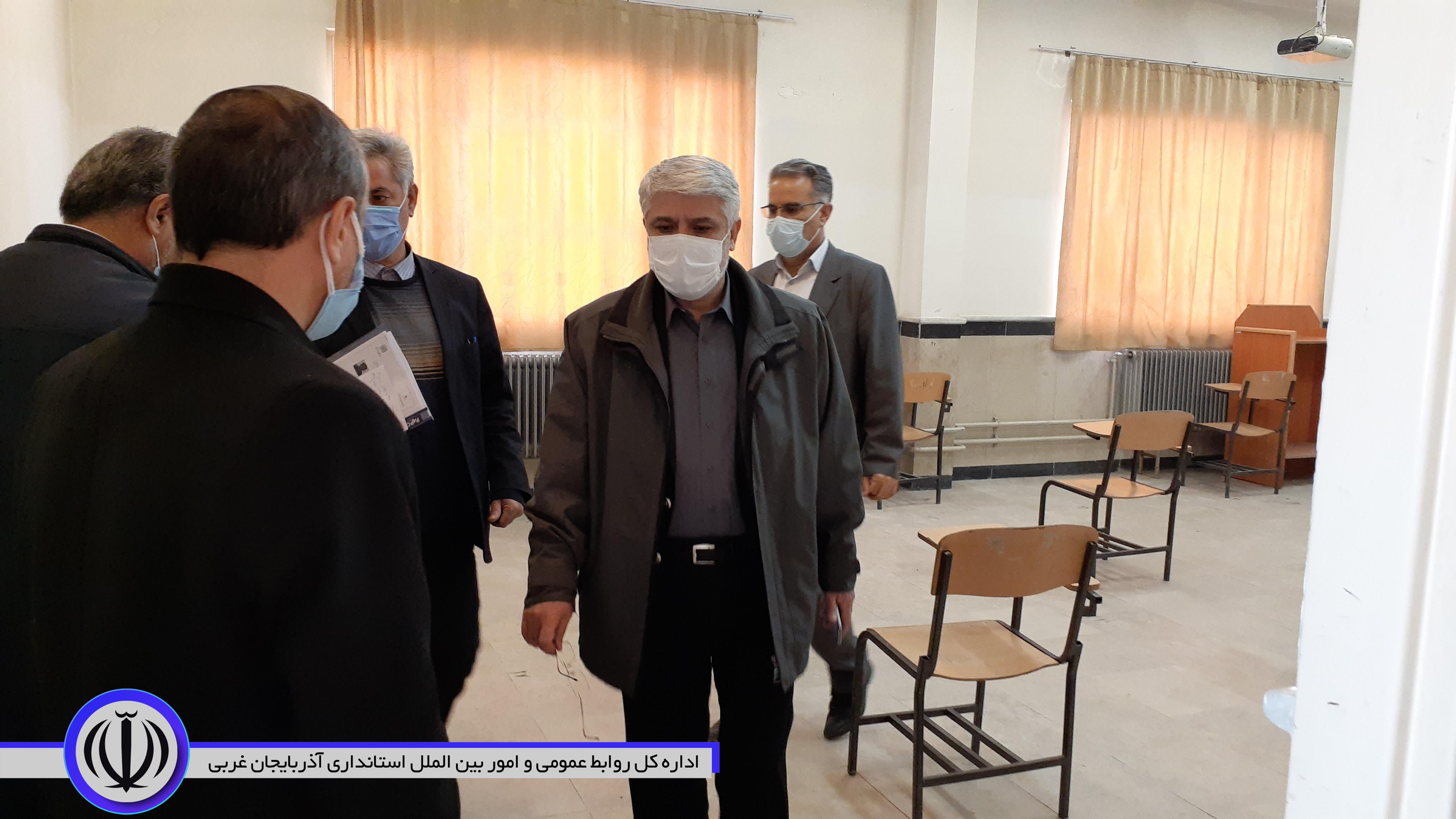 بازدید منوچهر شاکر فرماندار شهرستان از نحوه آماده سازی مراکز برگزاری هشتمین آزمون استخدامی دستگاه های اجرایی کشور در شهرستان نقده