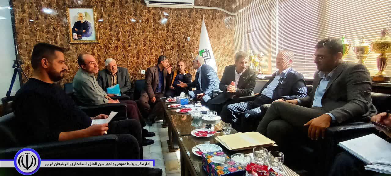 دیدار چهره به چهره فرماندار نقده با شهروندان در محل شهرداری برگزار شد