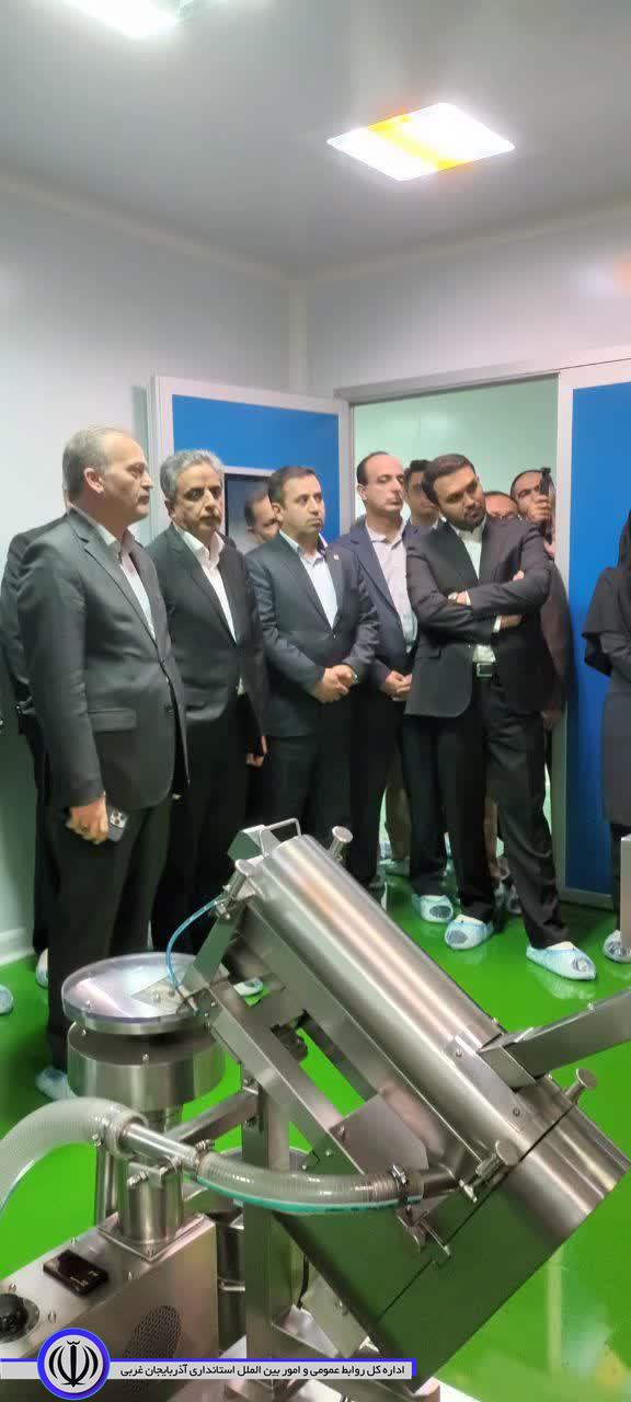 بازدید فرماندار نقده و مدیران وزارت صمت از کارخانه داروسازی داروگستر ساوا شفاژن