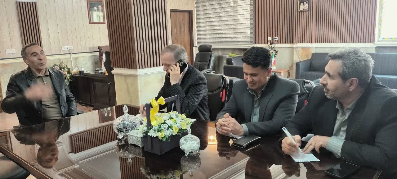 ملاقات مردمی و دیدار چهره به چهره امیرعباس جعفری فرماندار شهرستان نقده با مردم شریف شهرستان در راستای رسیدگی به مشکلات مردمی + تصاویر