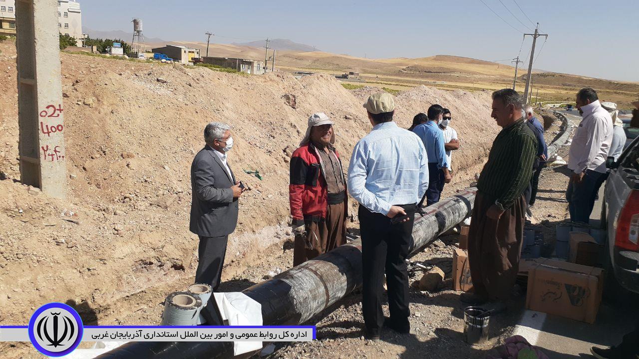 بازدید فرماندار نقده از روند اجرایی بهسازی و تعریض محور حیدرآباد