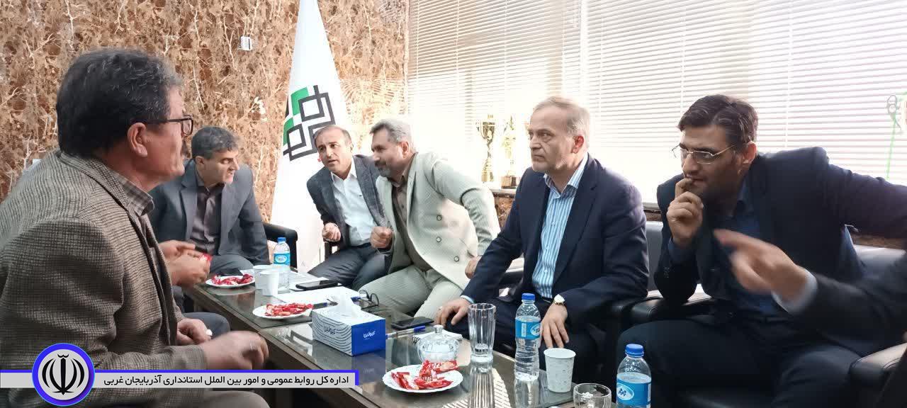 برگزاری میز ارتباطات مردمی سرپرست فرمانداری شهرستان در محل شهرداری نقده