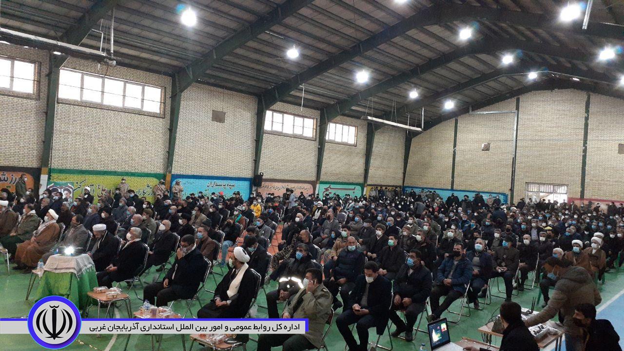 اجتماع بزرگ سلیمانی ها با حضور منوچهر شاکر فرماندار شهرستان و سردار شهسواری فرمانده سپاه شهداء استان آذربایجان غربی