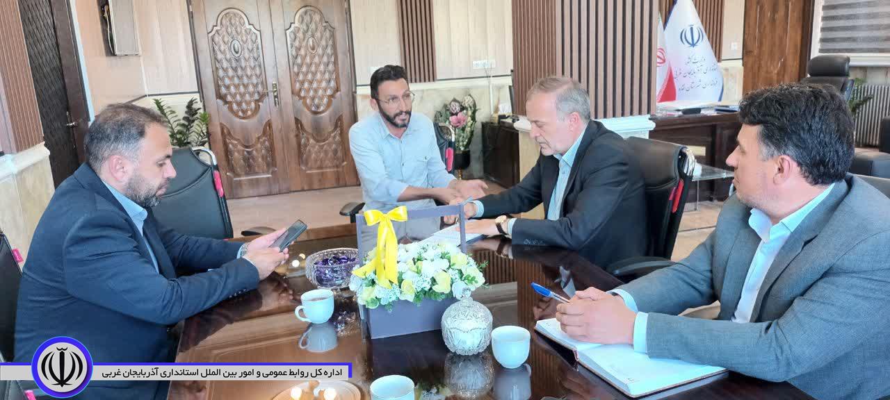 ملاقات مردمی و دیدار چهره به چهره سرپرست فرمانداری نقده با مردم شریف شهرستان