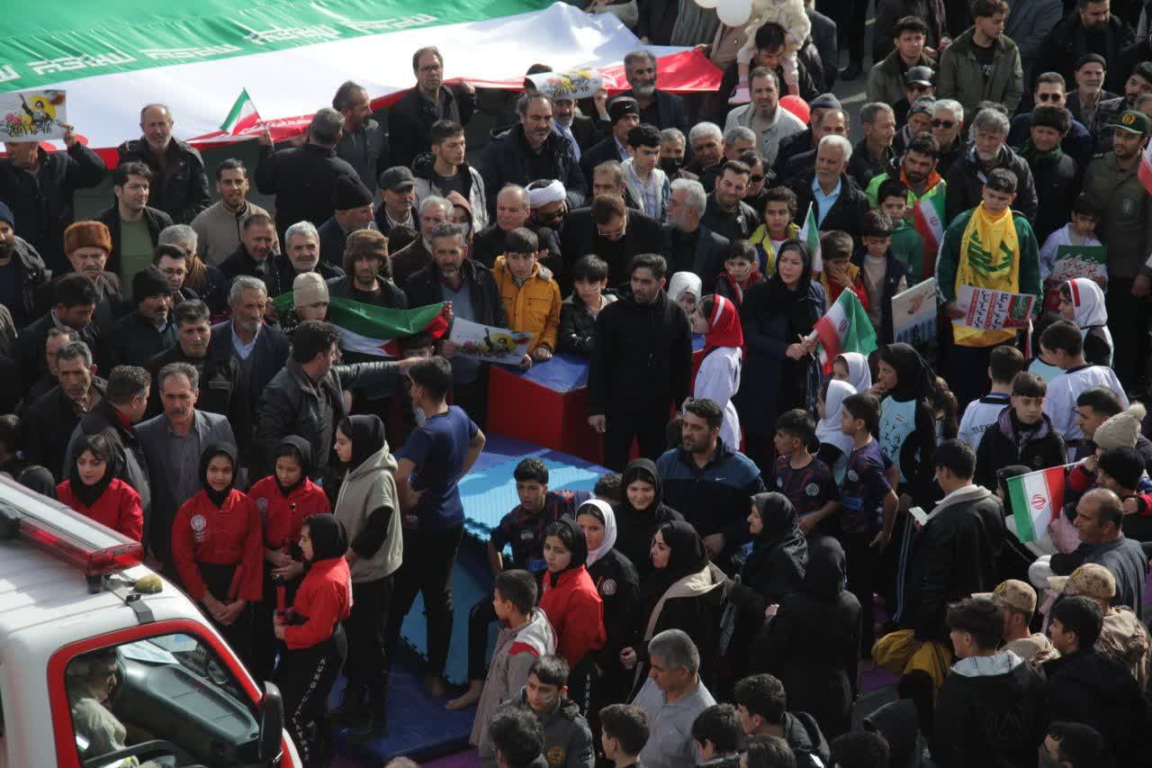 حضور باشکوه مردم شهید پرور و زمانشناس شهرستان نقده در راهپیمایی یوم الله 22 بهمن چهل و هفتمین سالگرد پیروزی انقلاب اسلامی