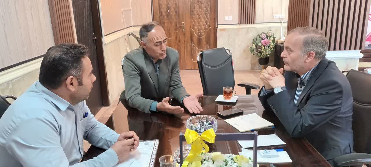 ملاقات مردمی و دیدار چهره به چهره امیرعباس جعفری فرماندار شهرستان نقده  با مردم شریف شهرستان در راستای رسیدگی به مشکلات مردمی + تصاویر