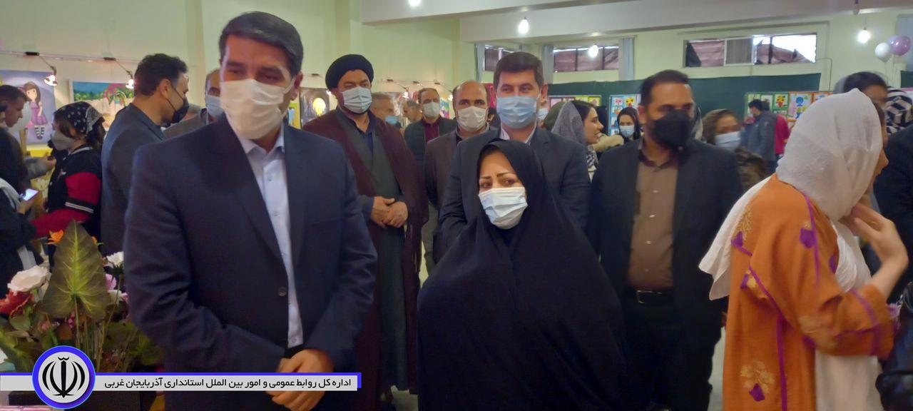 افتتاح نمایشگاه نقاشی رنگ وروغن هنرجویان کودک و نوجوان
