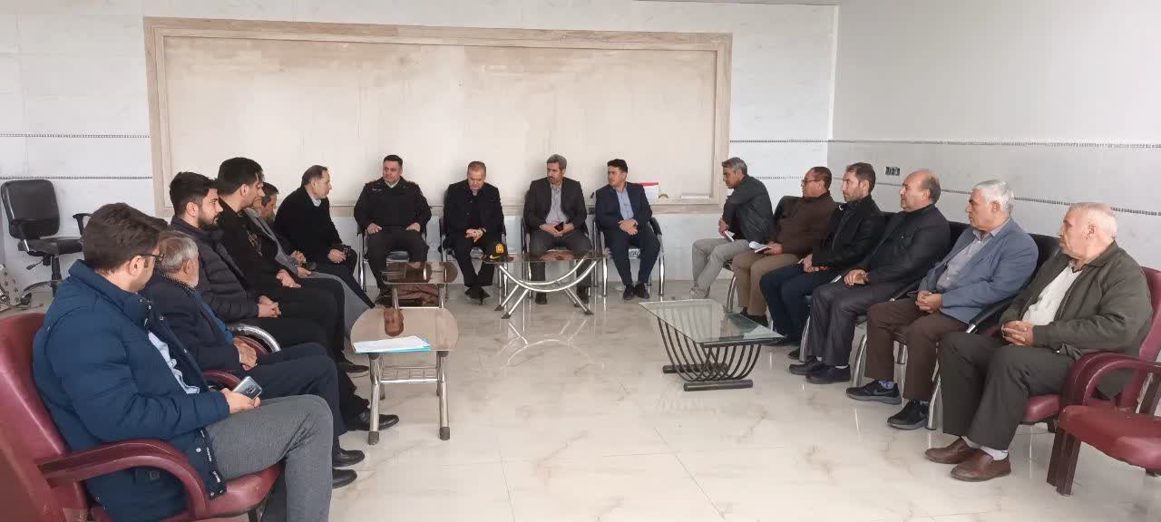 بازدید فرماندار نقده از مجتمع خودرویی و تصمیم‌گیری برای ساماندهی این مجتمع