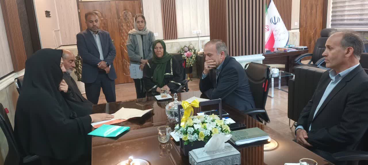 ملاقات مردمی و دیدار چهره به چهره امیرعباس جعفری فرماندار شهرستان نقده  با مردم شریف شهرستان در راستای رسیدگی به مشکلات مردمی + تصاویر