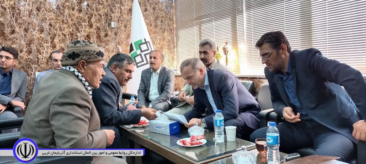 برگزاری میز ارتباطات مردمی سرپرست فرمانداری شهرستان در محل شهرداری نقده