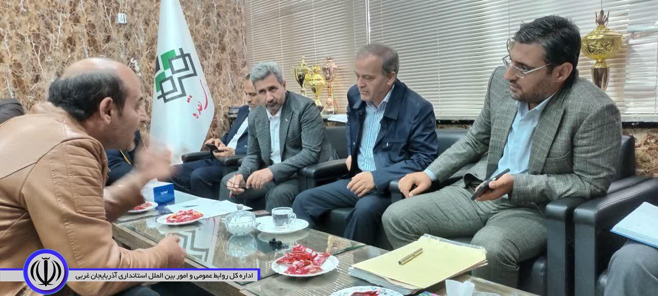 دیدار چهره به چهره فرماندار نقده با شهروندان در محل شهرداری برگزار شد