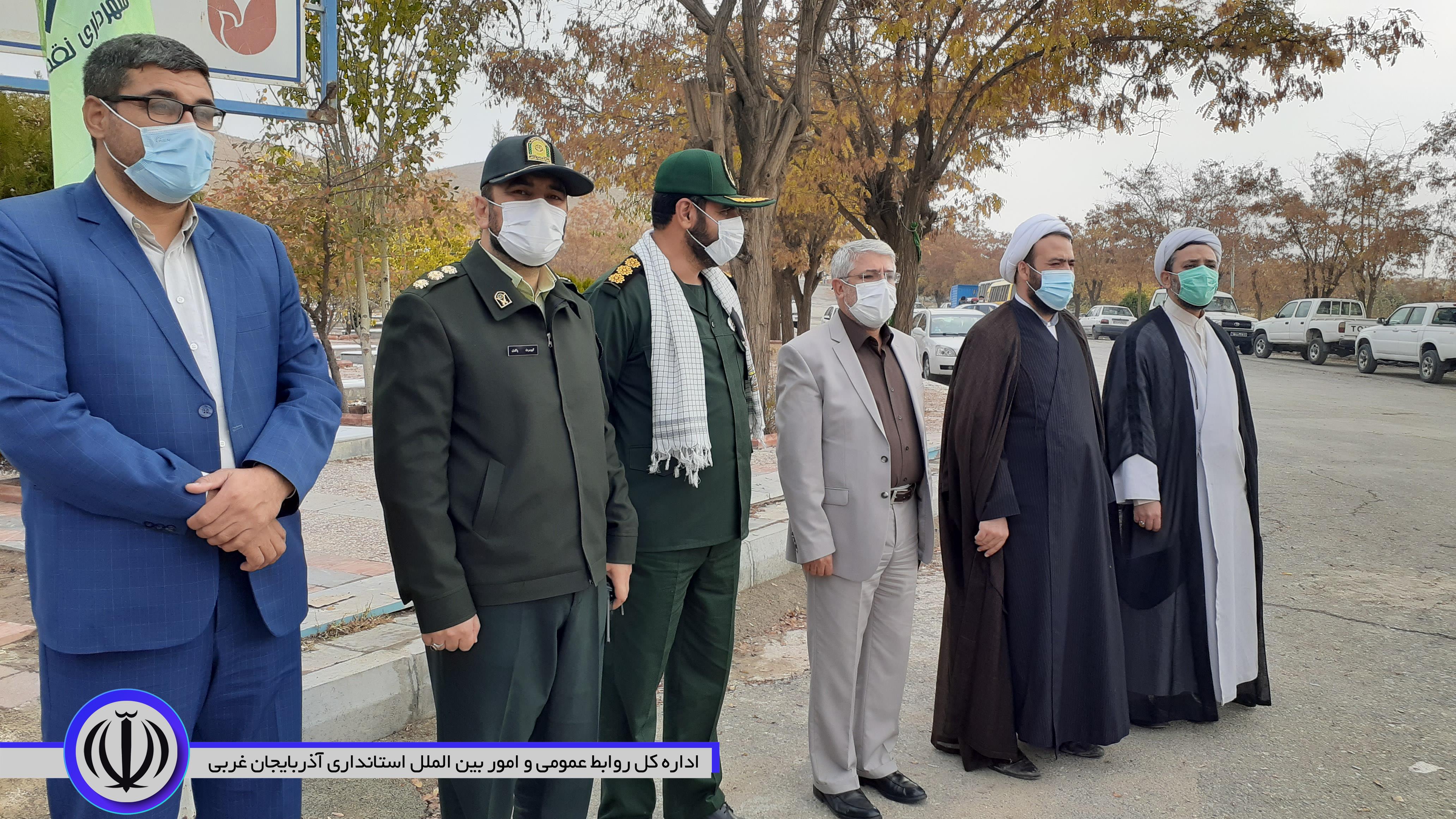 تجمع ضد استگباری و غبارروبی و عطر افشانی مزار مطهر شهدا با حضور فرماندار شهرستان