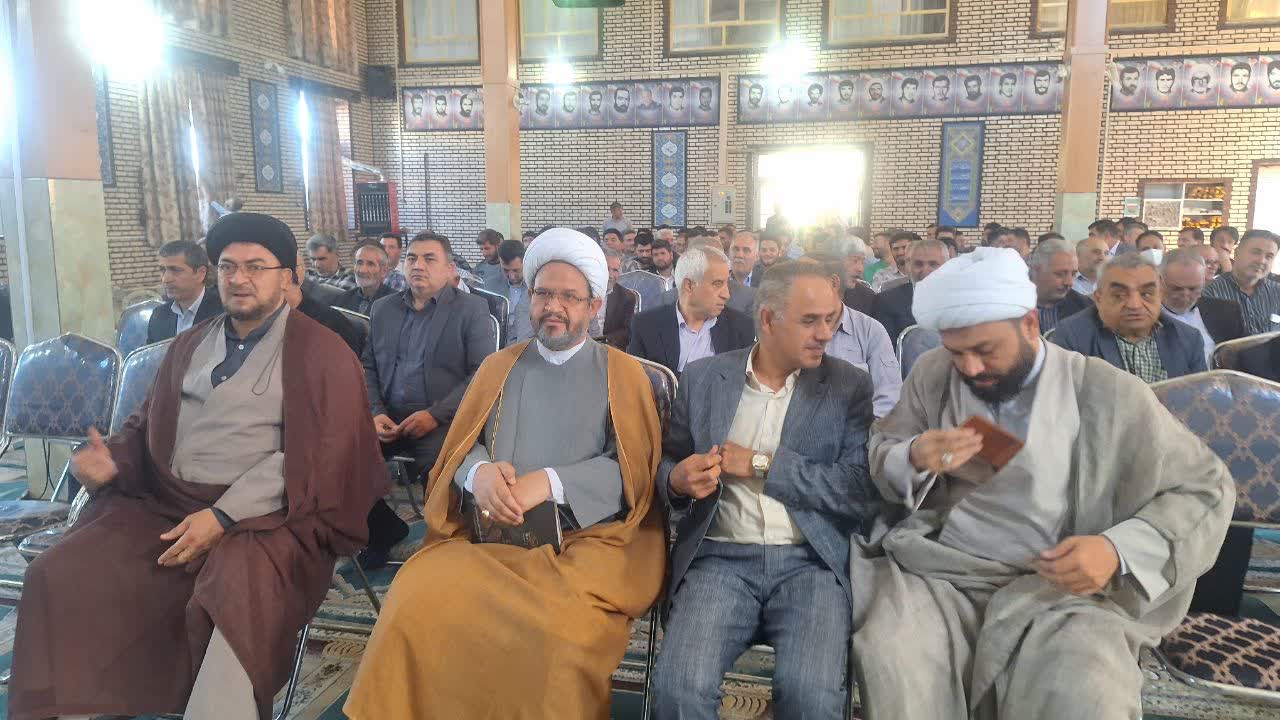 مراسم گرامیداشت هفته دفاع مقدس و همچنین بزرگداشت شهدای مقاومت و اقتدار برگزار شد