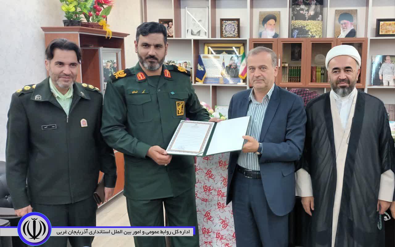 دیدار فرماندار نقده با فرمانده سپاه مهاباد و تبریک ارتقا و ترفیع درجه وی