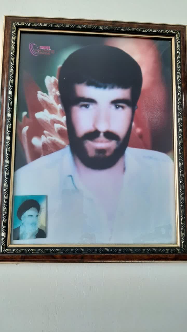 فرماندار شهرستان نقده با مادران گرانقدر شهیدان حمزه مداحی و غلامرضا تقی زاده دیدار کرد