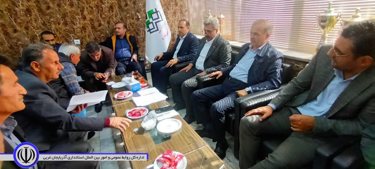 دیدار چهره به چهره فرماندار نقده با شهروندان در محل شهرداری برگزار شد