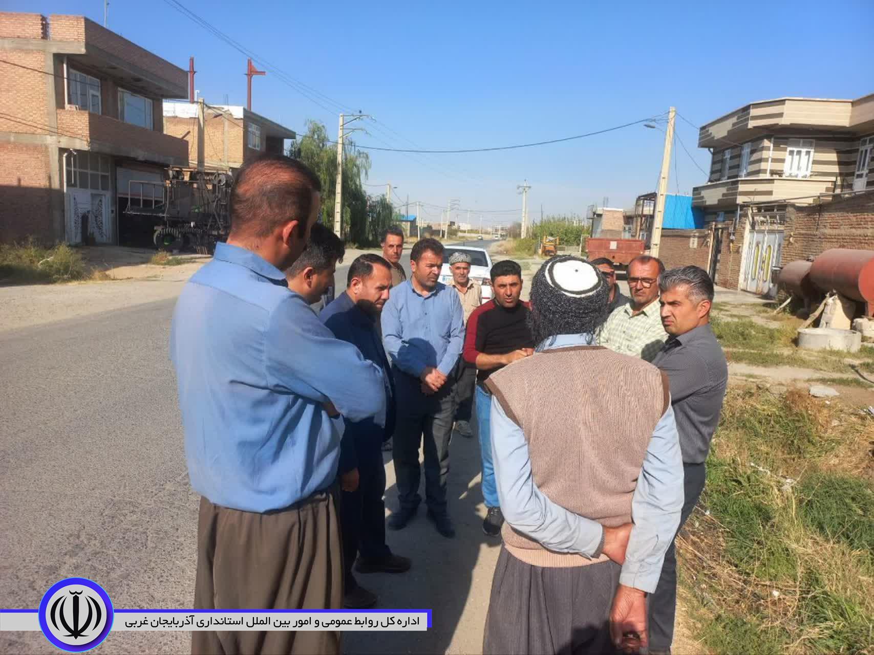 بازدید بخشدار مرکزی نقده از روستای بالقچی با هدف نظارت بر ساماندهی ورودی روستا