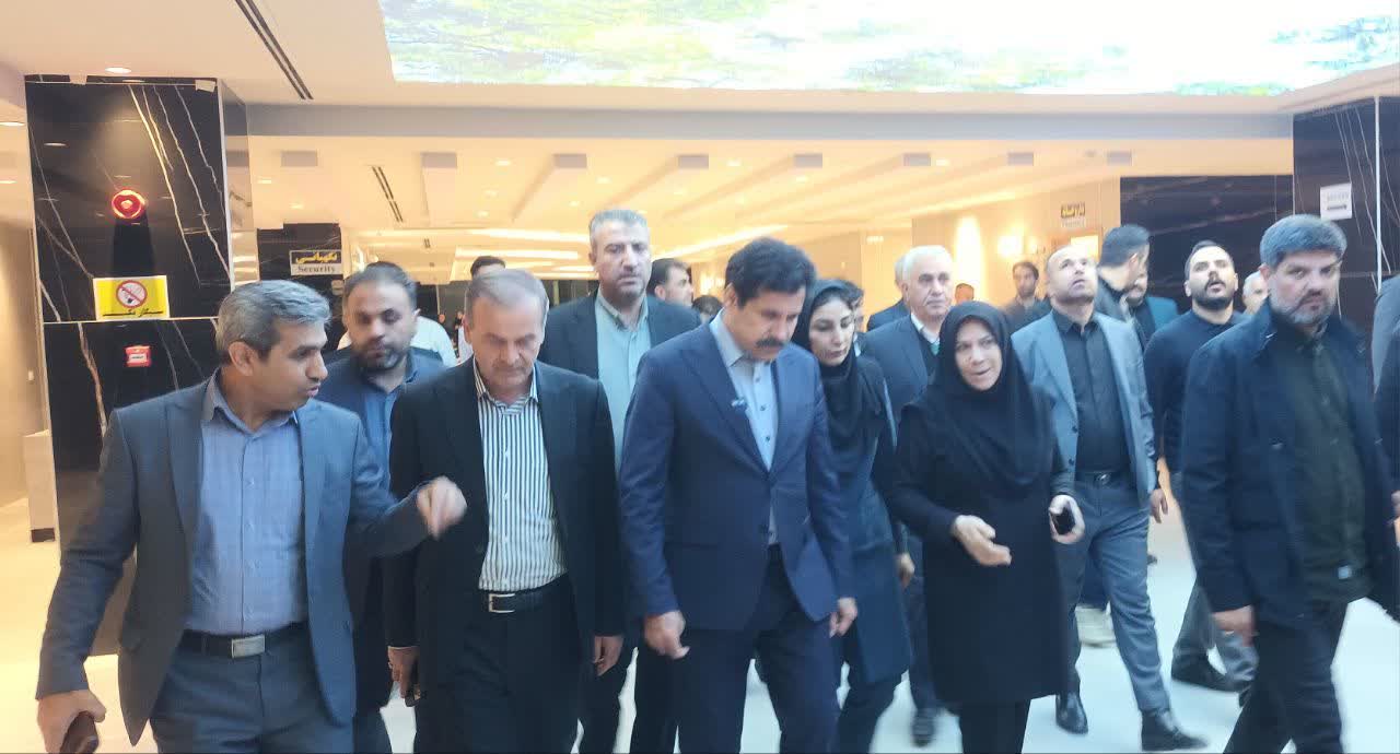 بازدید معاون رییس جمهور از بیمارستان امام خمینی( ره) شهرستان نقده