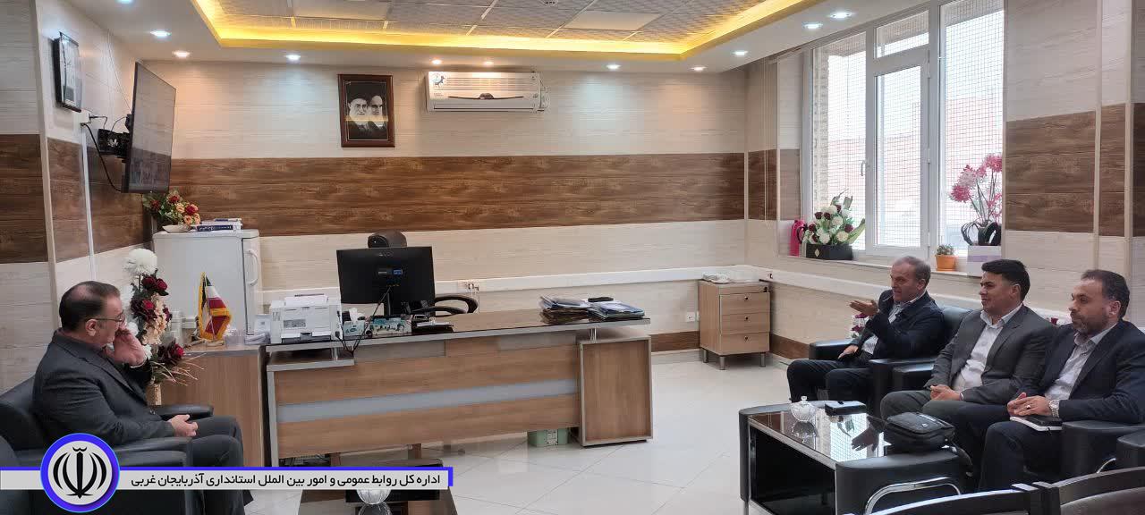 دیدار چهره به چهره فرماندار نقده با شهروندان در محل شهرداری برگزار شد