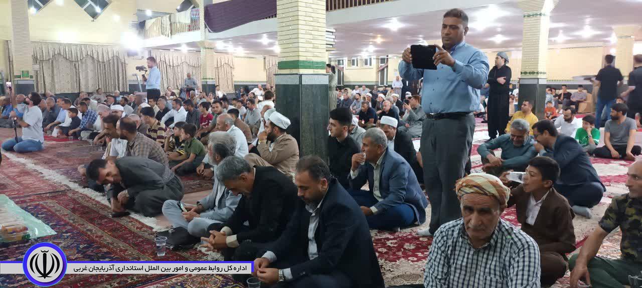 مراسم مولودی خوانی در مسجد جامع اهل سنت شهرستان برگزار شد