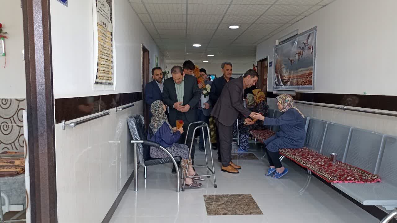 بازدید محمد نوبخت فرماندار شهرستان از سرای سالمندان