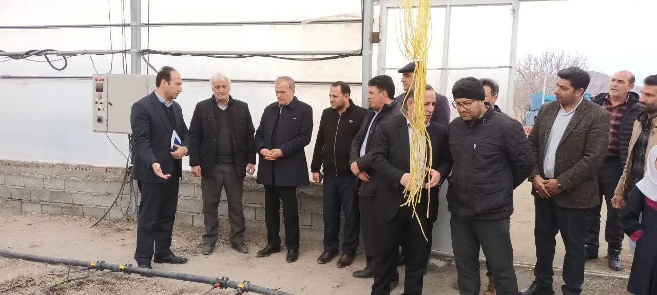 بهره‌برداری از گلخانه سبزی و صیفی در روستای کوزه‌گران با حضور فرماندار شهرستان نقده
