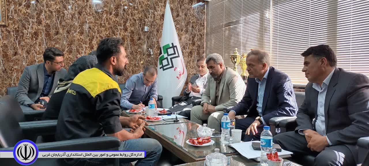 برگزاری میز ارتباطات مردمی سرپرست فرمانداری شهرستان در محل شهرداری نقده