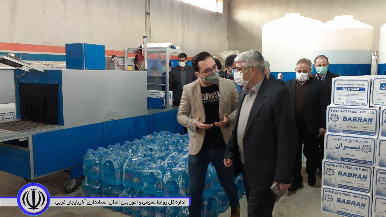 افتتاح کارگاه تولیدی ضدیخ با حضور منوچهر شاکر فرماندار شهرستان