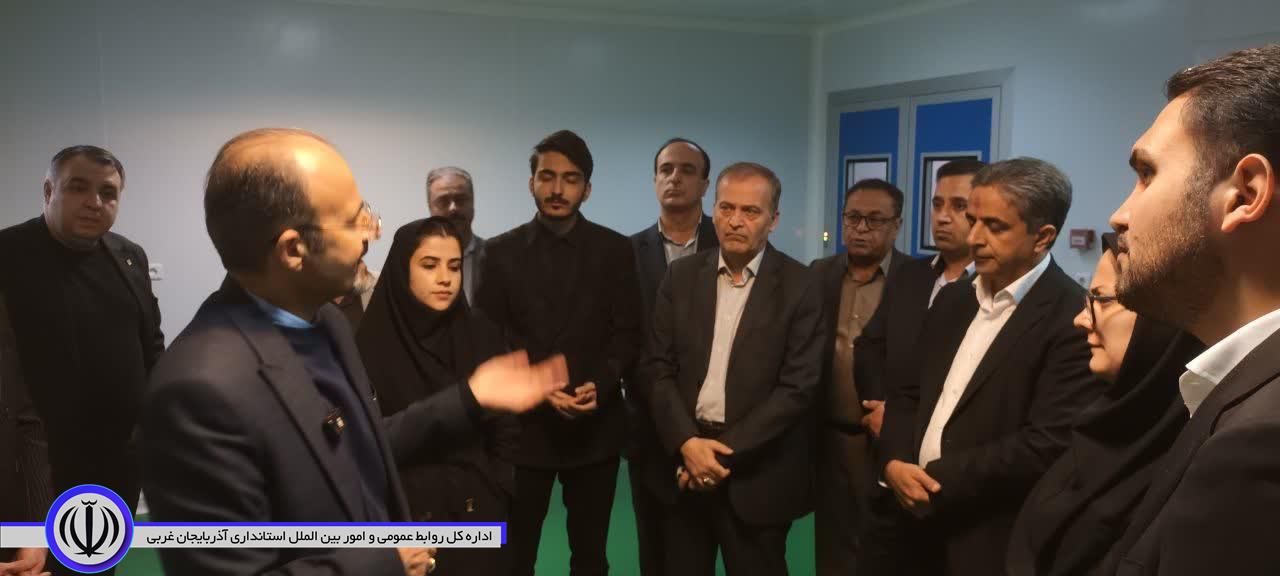 بازدید فرماندار نقده و مدیران وزارت صمت از کارخانه داروسازی داروگستر ساوا شفاژن