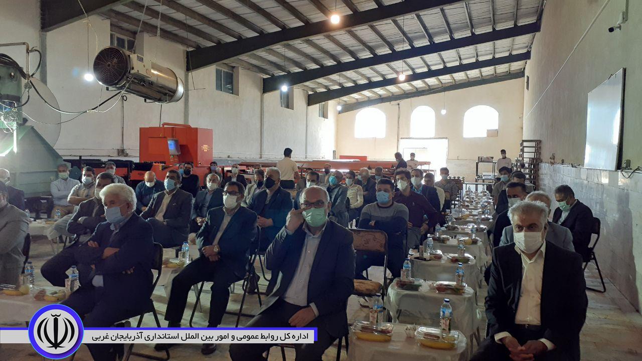بازدید میدانی معاون وزیر صنعت، معدن و تجارت، رئیس هیت مدیره و مدیر عامل سازمان حمایت از مصرف کنندگان و تولیدکنندگان از مراکز نگهداری میوه در سردخانه های حوزه شهرستان نقده