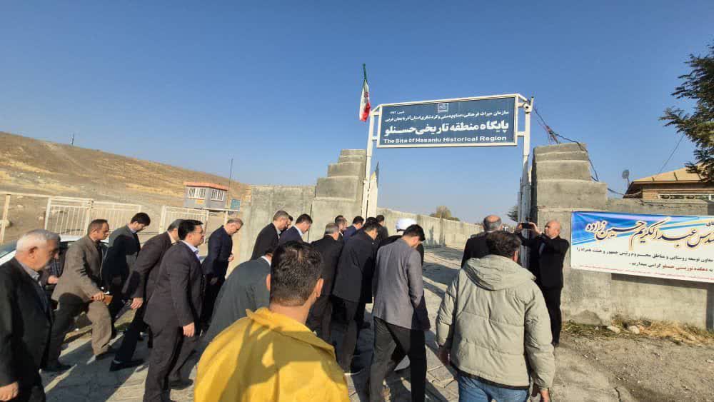 بازدید معاون رئیسجمهور از موزه پایگاه منطقه تاریخی حسنلو