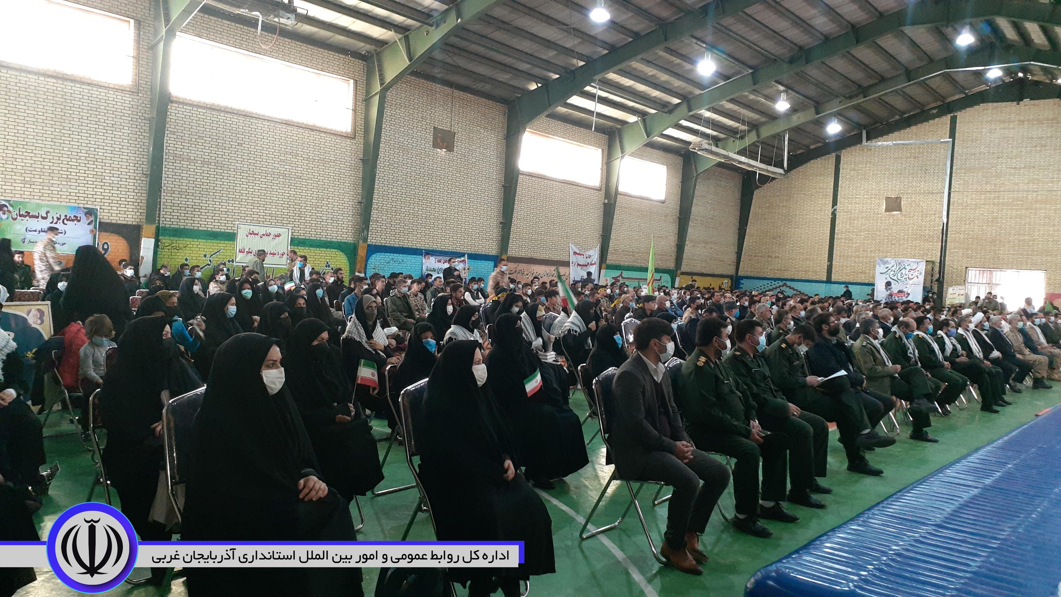 نمایش اقتدار بسیجی با حضور فرماندار شهرستان برگزار شد