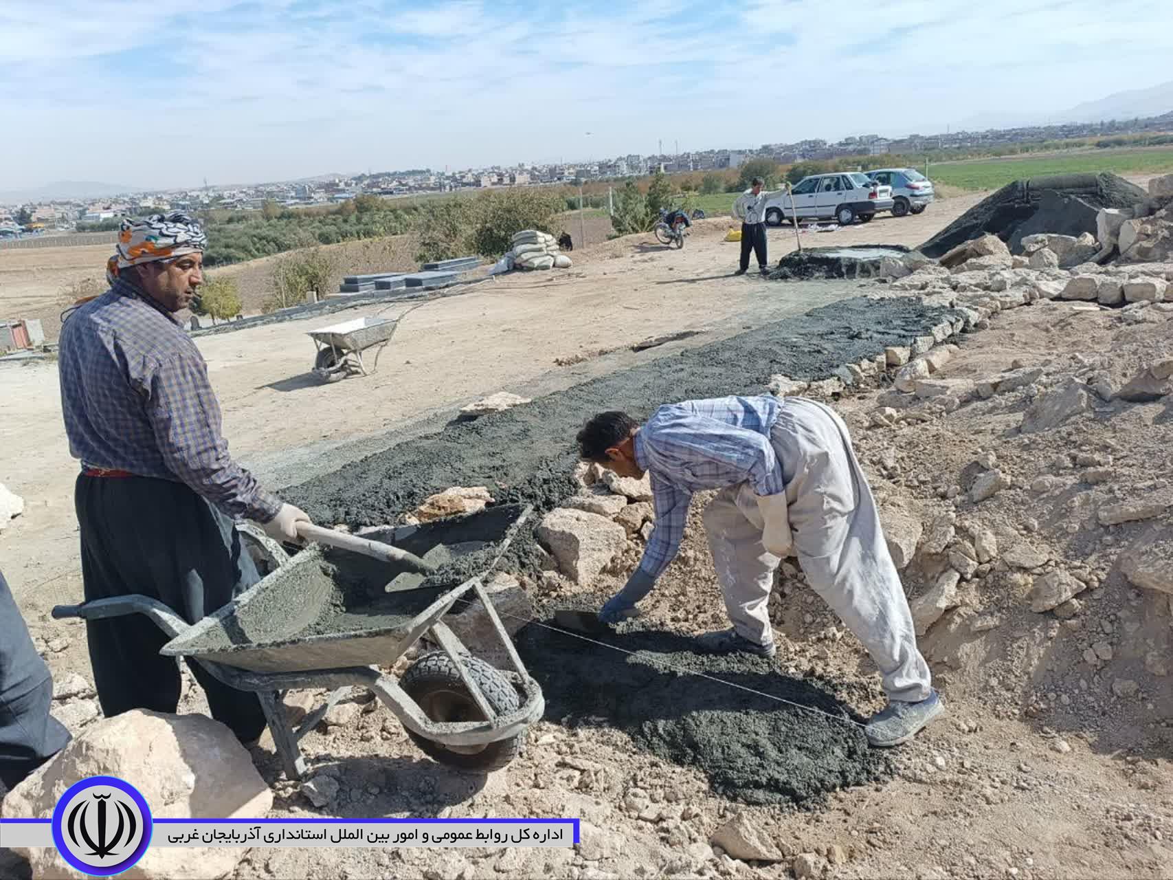 بازدید بخشدار مرکزی نقده از پروژه های عمرانی در حال اجرا در روستاهای آلاگوز علیا و چیانه