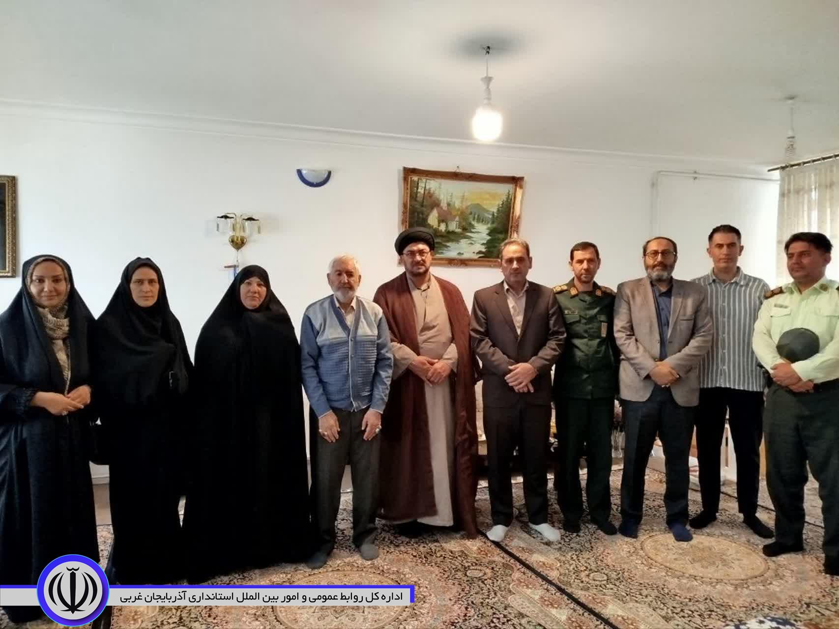 دیدار سرپرست فرمانداری شهرستان نقده با خانواده گرانقدر شهیدان معظم سیدحسین راک، کریم و یونس ادیبی و صمد صمدی