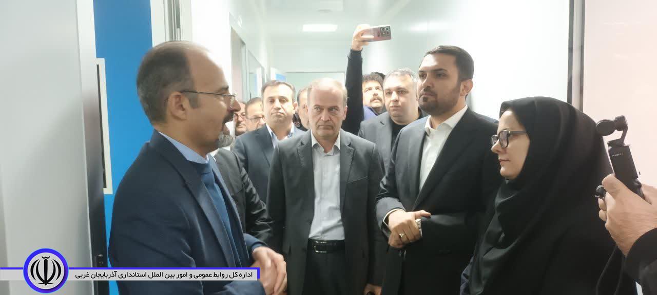 بازدید فرماندار نقده و مدیران وزارت صمت از کارخانه داروسازی داروگستر ساوا شفاژن