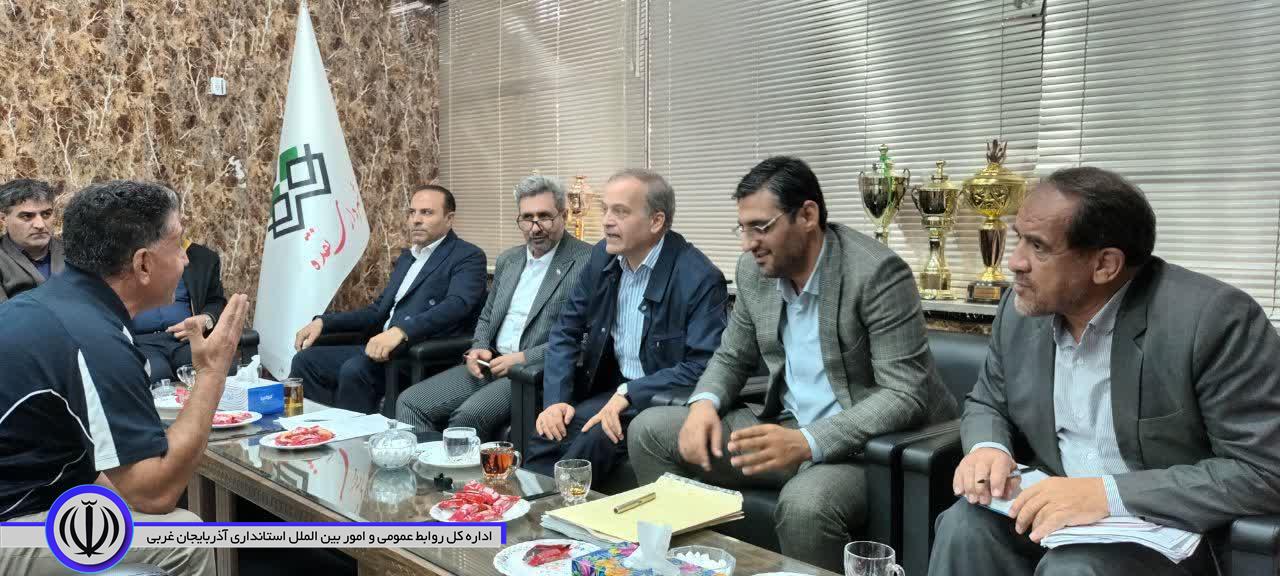 دیدار چهره به چهره فرماندار نقده با شهروندان در محل شهرداری برگزار شد