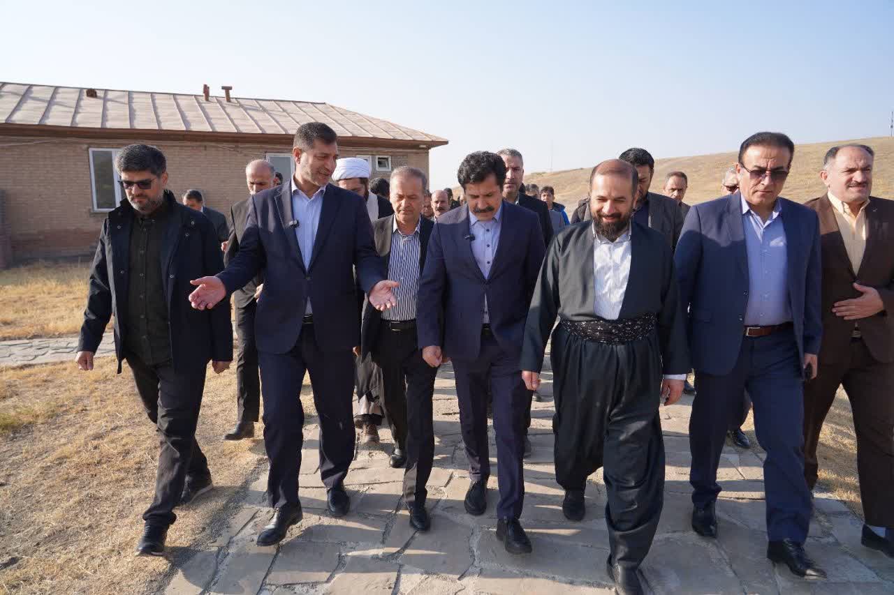 بازدید معاون رئیسجمهور از موزه پایگاه منطقه تاریخی حسنلو