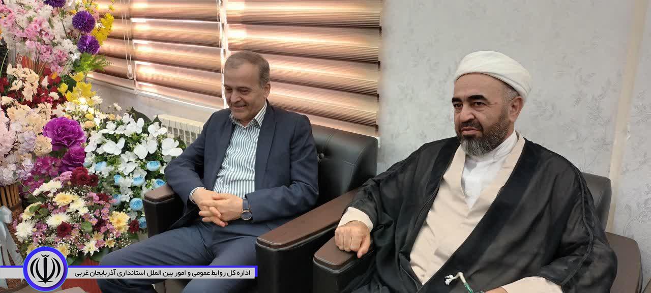 دیدار فرماندار نقده با فرمانده سپاه مهاباد و تبریک ارتقا و ترفیع درجه وی