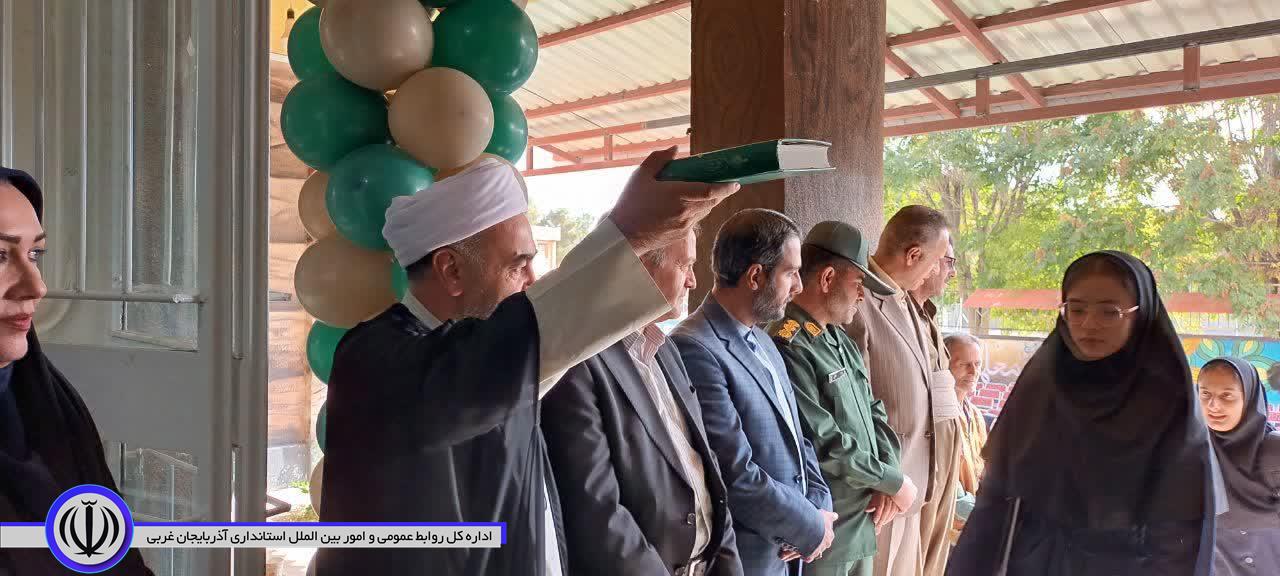 زنگ آغاز سال تحصیلی جدید با حضور سرپرست فرمانداری نقده نواخته شد